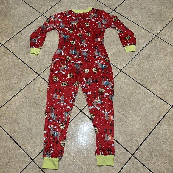 Moose Holiday Back PJ’s “Meet Me Under The Mooseltoe” Onsie Pajama  Red - Picture 7 of 12